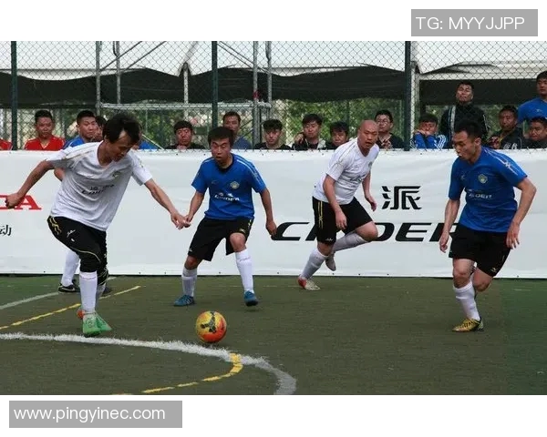 陈芳独家分享足球心得与技巧解析助你提升球技与战术理解 陈芳独家分享足球心得与技巧解析助你提升球技与战术理解