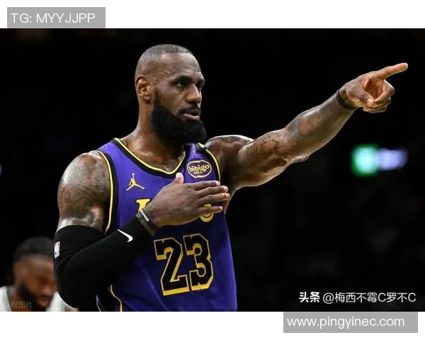 詹姆斯与足球明星的首次相遇引发了怎样的互动与反响 詹姆斯与足球明星的首次相遇引发了怎样的互动与反响